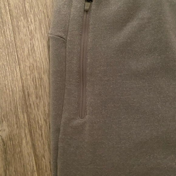 gray nike sweatpants - Picture 3 of 4